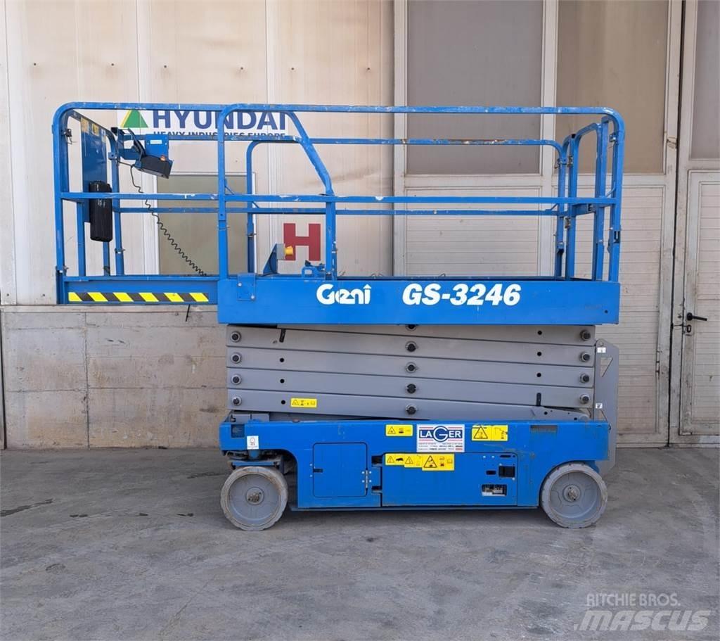 Genie GS3246 Articulated boom lifts