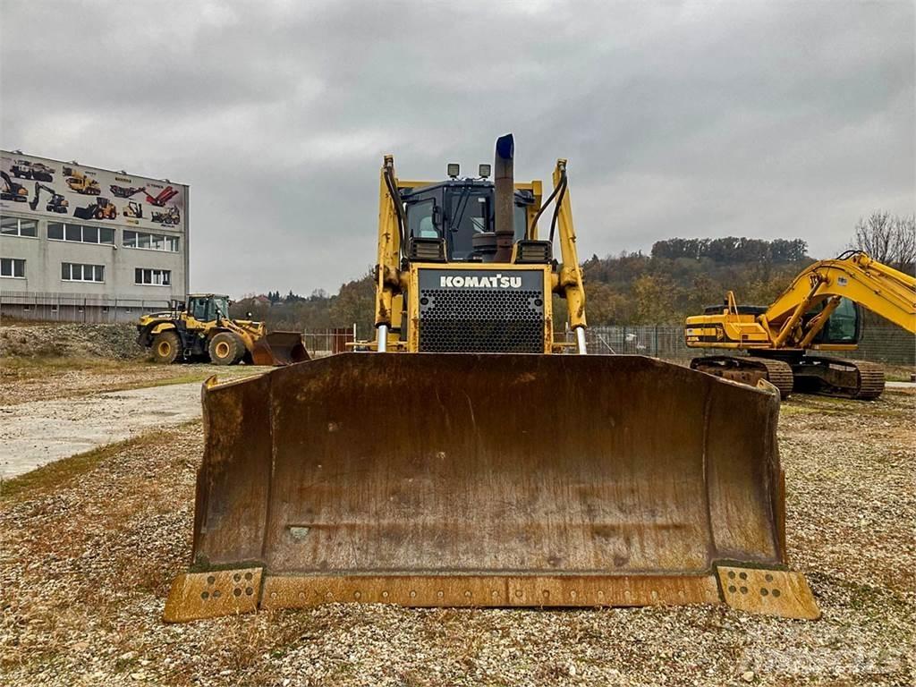 Komatsu D65EX Crawler dozers