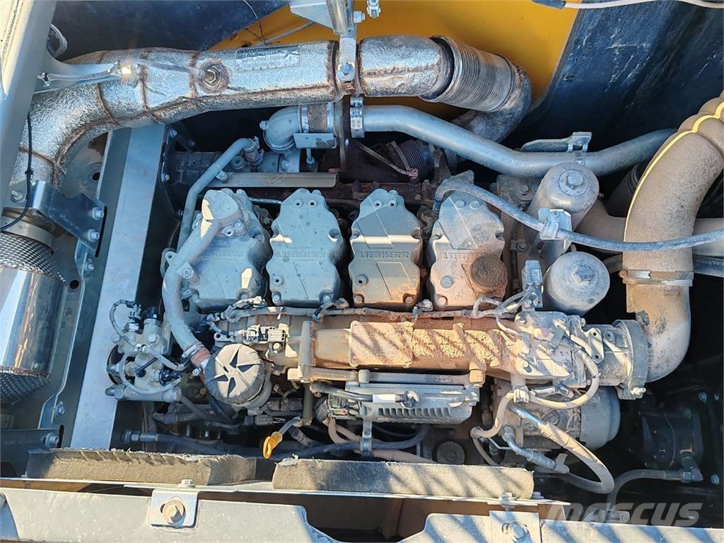 Liebherr R930 NLC Wheeled excavators