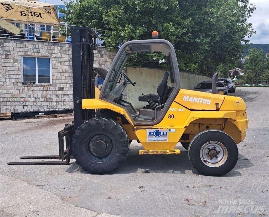 Manitou MC 30 Diesel trucks