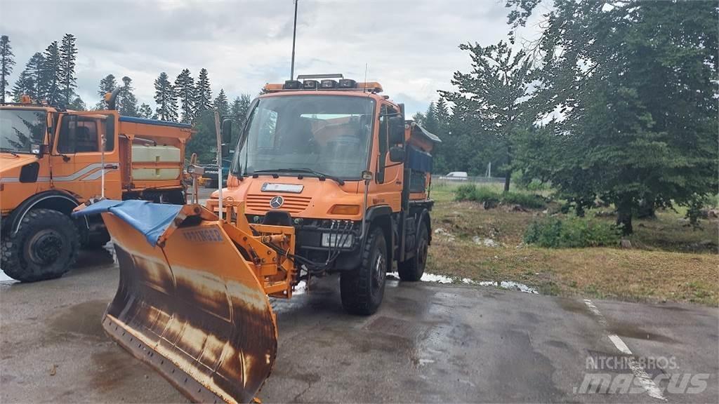 Mercedes-Benz Unimog U400 Municipal / general purpose vehicles