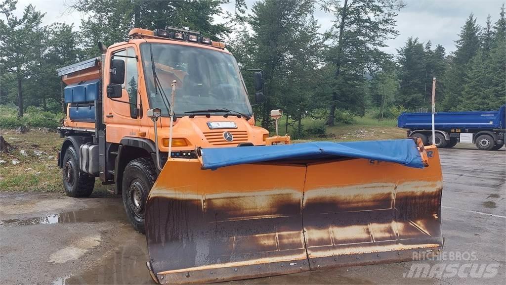 Mercedes-Benz Unimog U400 Municipal / general purpose vehicles