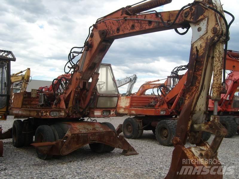 O&K MH6 Wheeled excavators