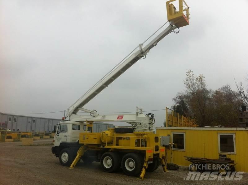TAM 260T 32 Articulated boom lifts