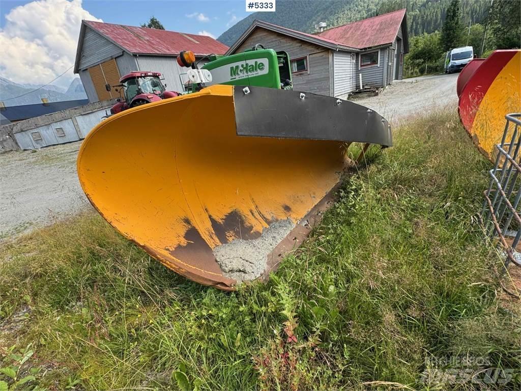AM Teho 2600 Snow blades and plows