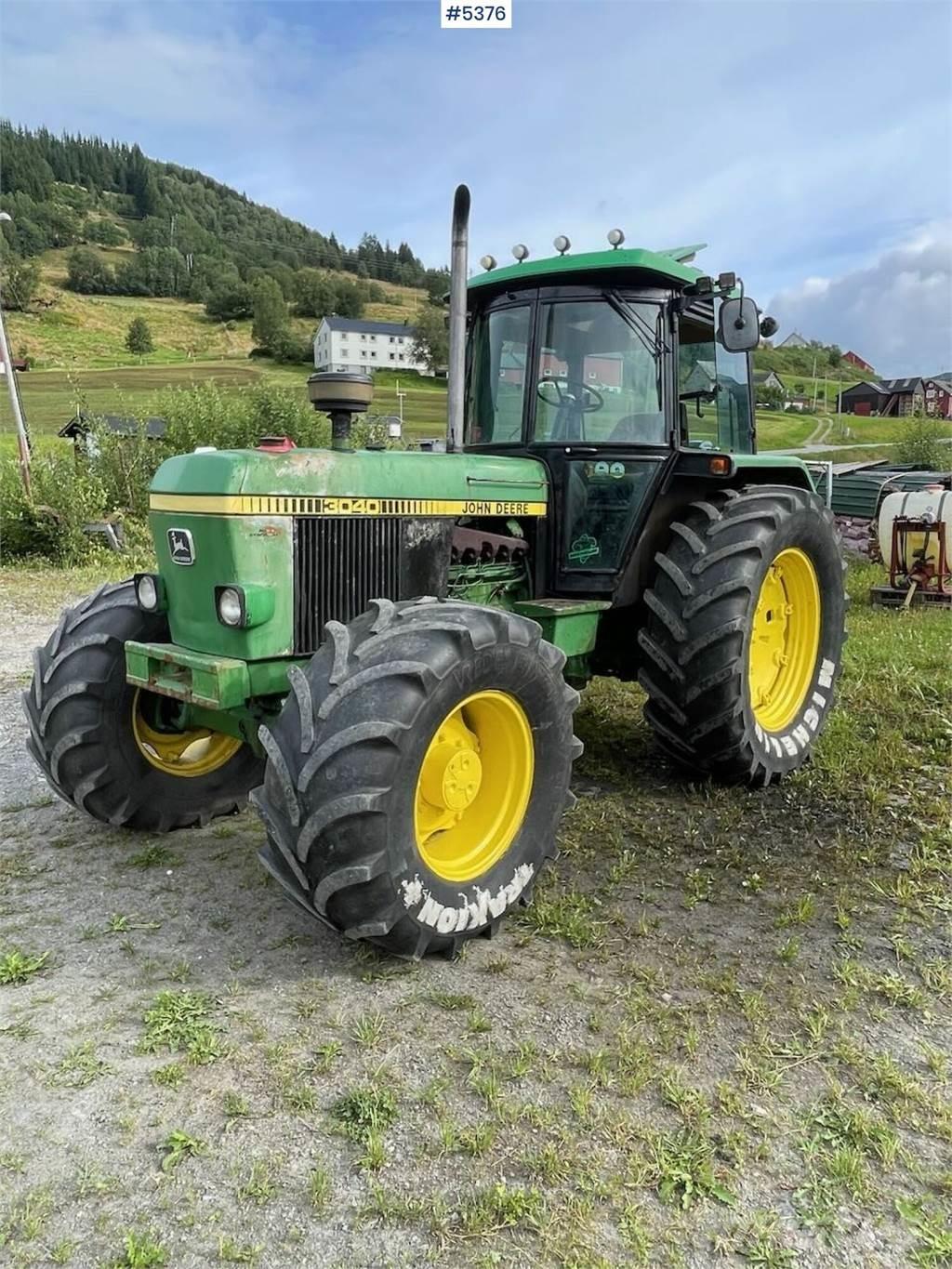 John Deere 3040HL Tractors