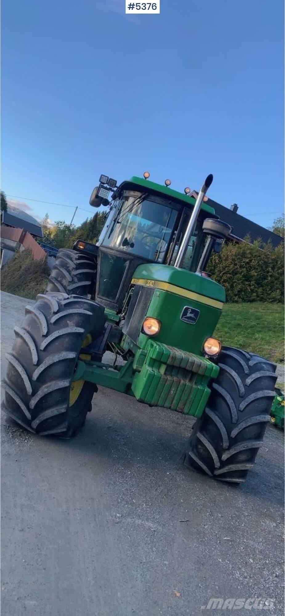John Deere 3040HL Tractors