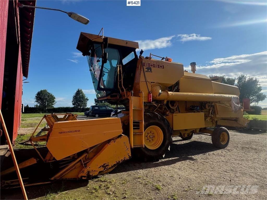New Holland 8050 Combine harvesters