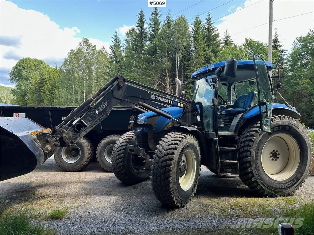 New Holland T6040 Tractors