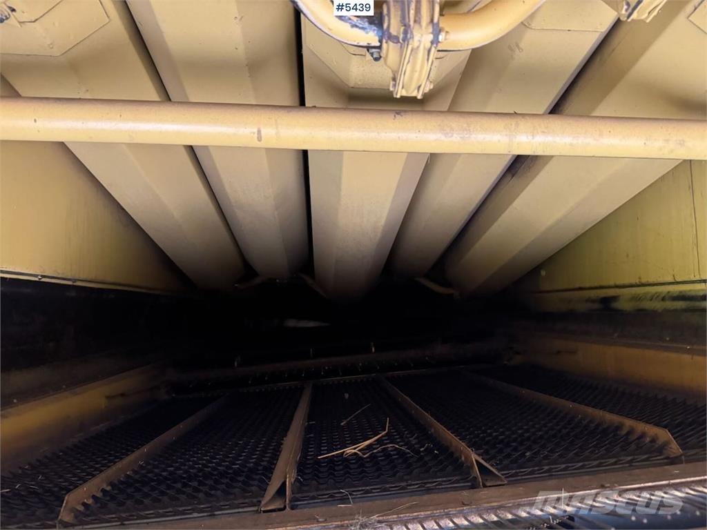 New Holland TX65 Combine harvesters