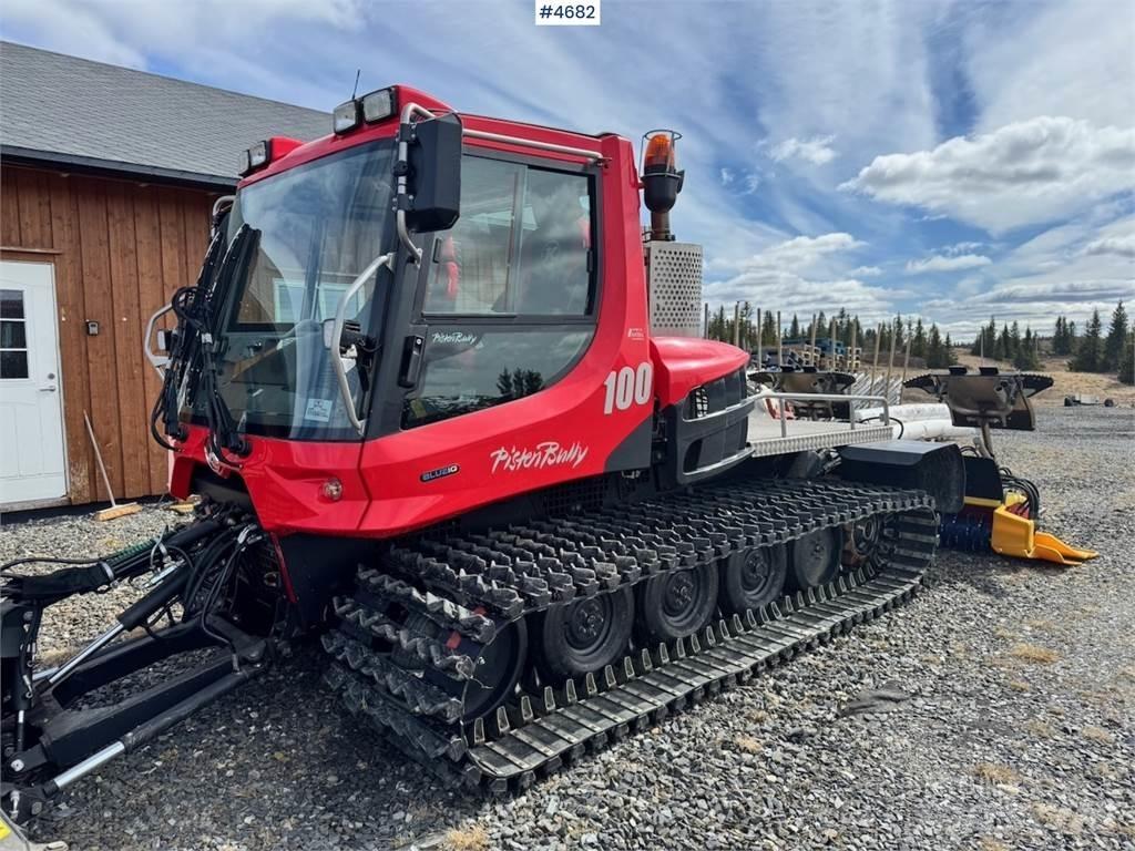  Pisten Bully 100 Snow blades and plows