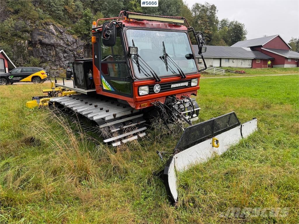  Pisten Bully 150D Snow blades and plows