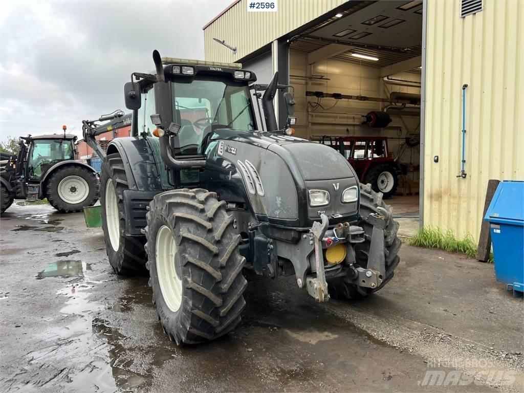 Valtra T182 Tractors