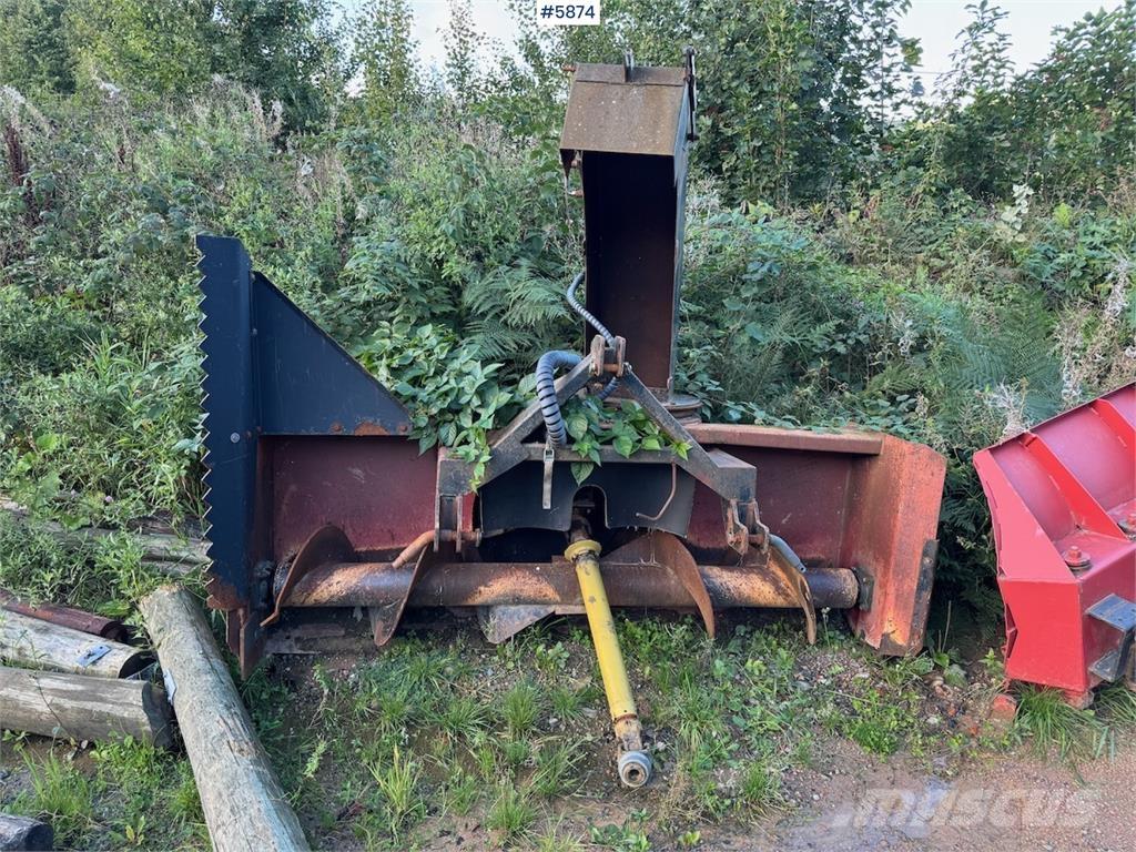  Westbjörn 2450 Snow blades and plows