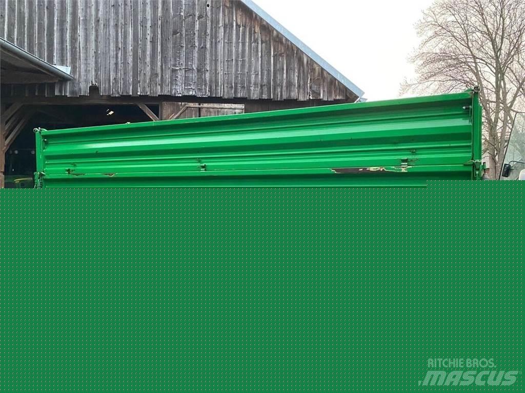  2- Seitenkipper D737 Tipper trucks