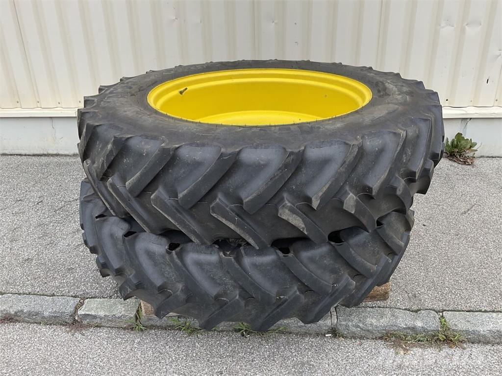  380/95 R 38 Tyres, wheels and rims