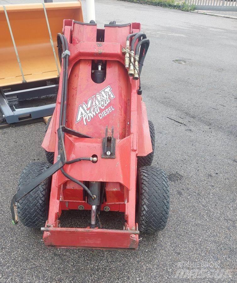 Avant 320 Front loaders and diggers