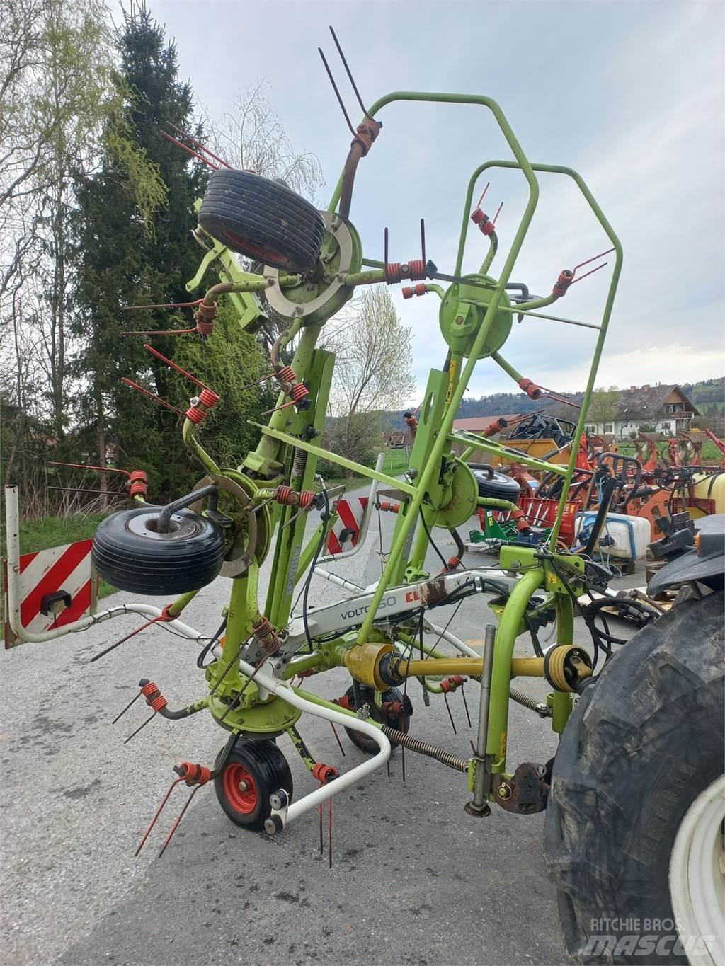 CLAAS Volto 600 Rakes and tedders