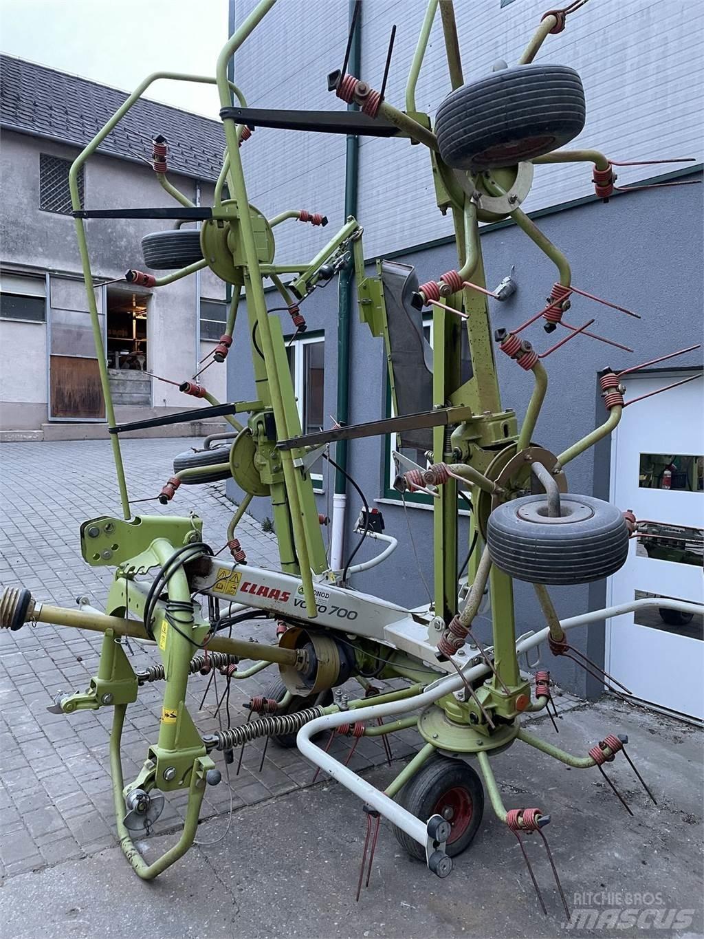 CLAAS VOLTO 700 Rakes and tedders