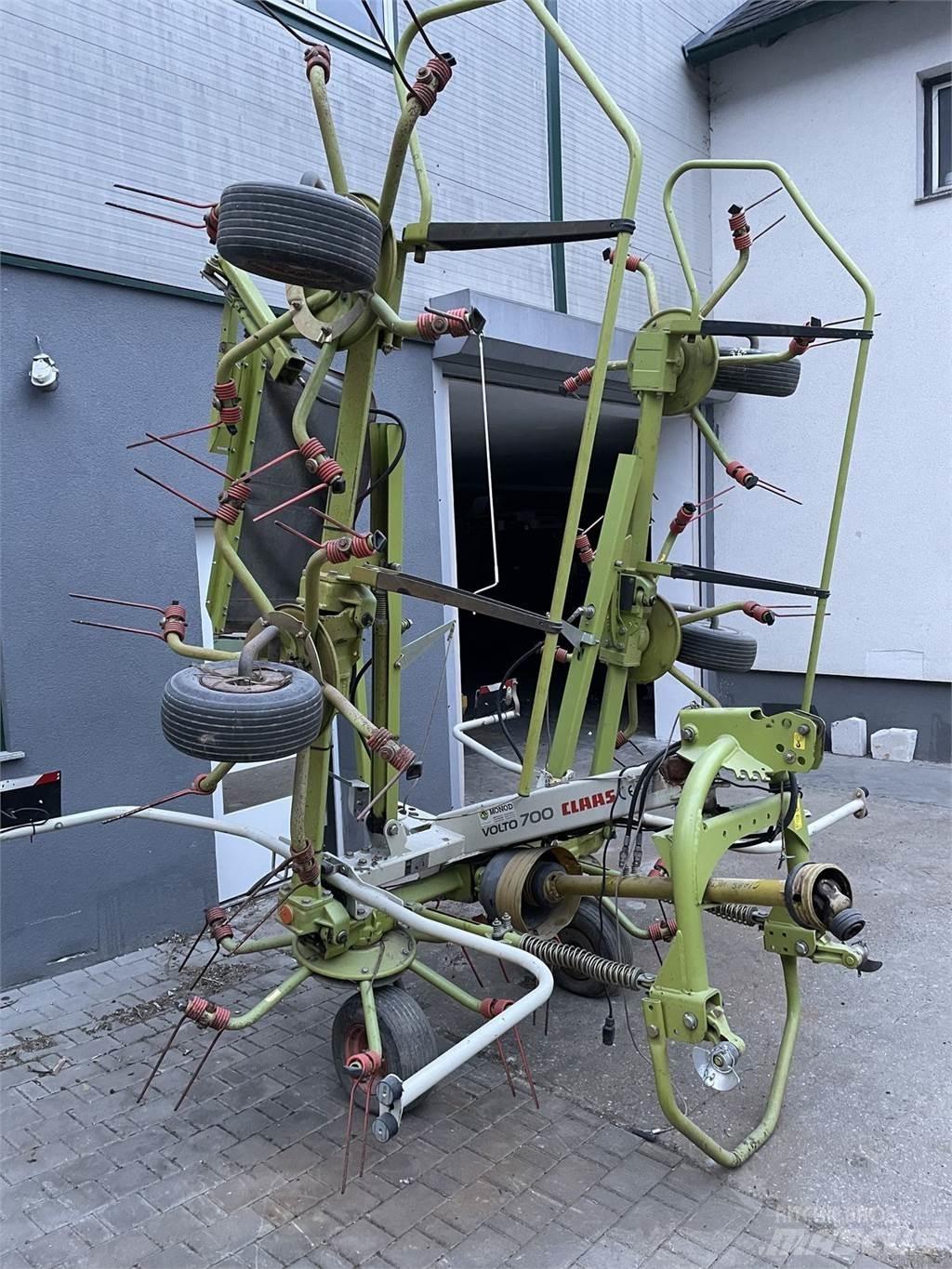CLAAS VOLTO 700 Rakes and tedders
