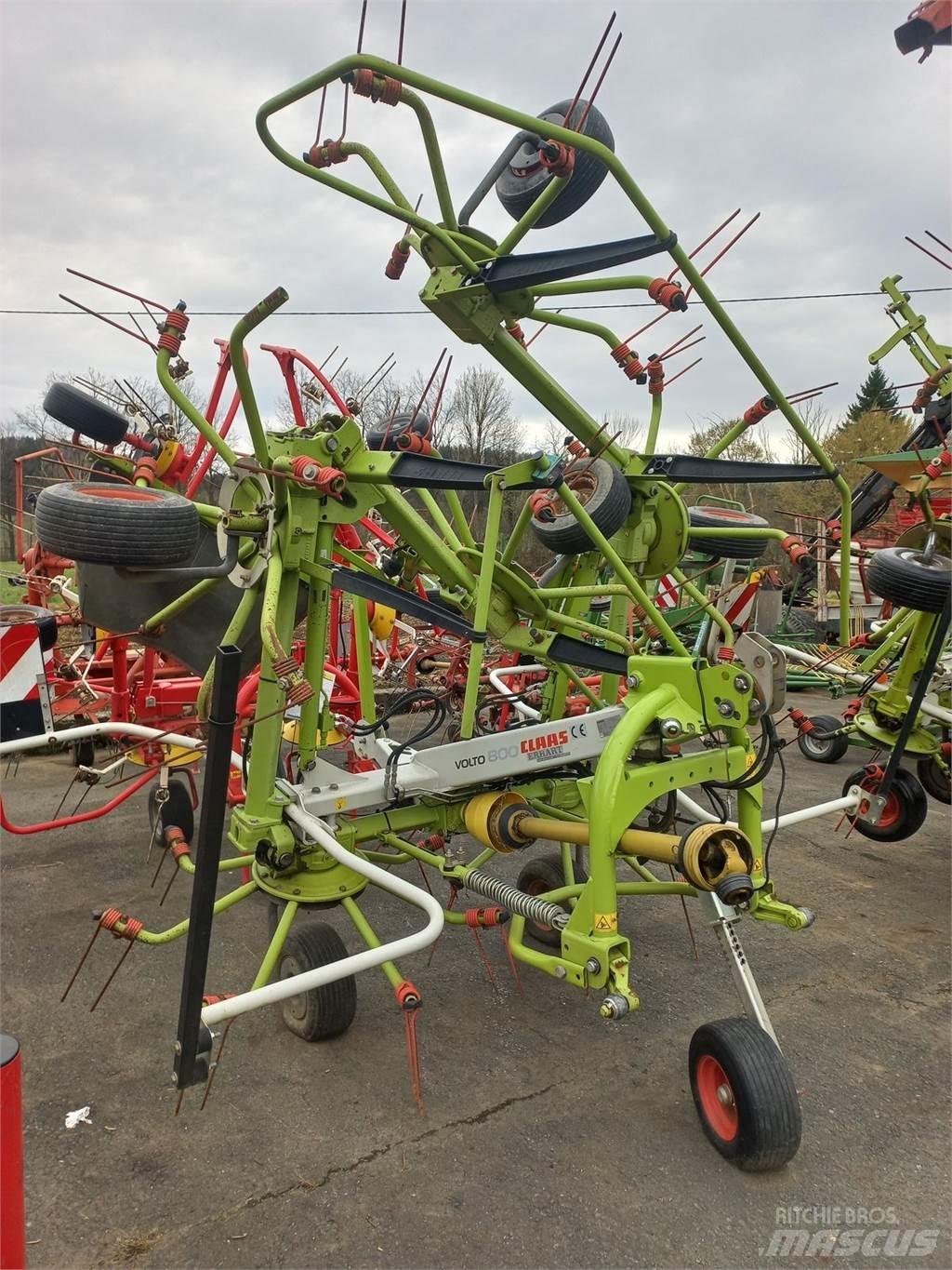 CLAAS Volto 800 Rakes and tedders