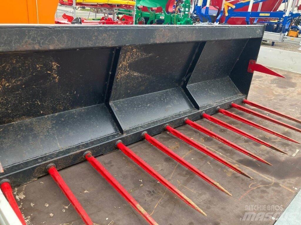  Dunggabel 2,2m Front loader accessories