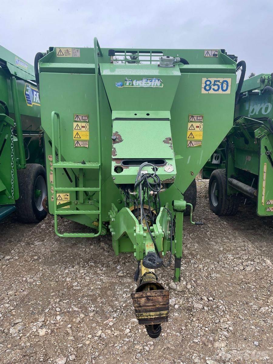 Faresin 850 TMR Farm machinery