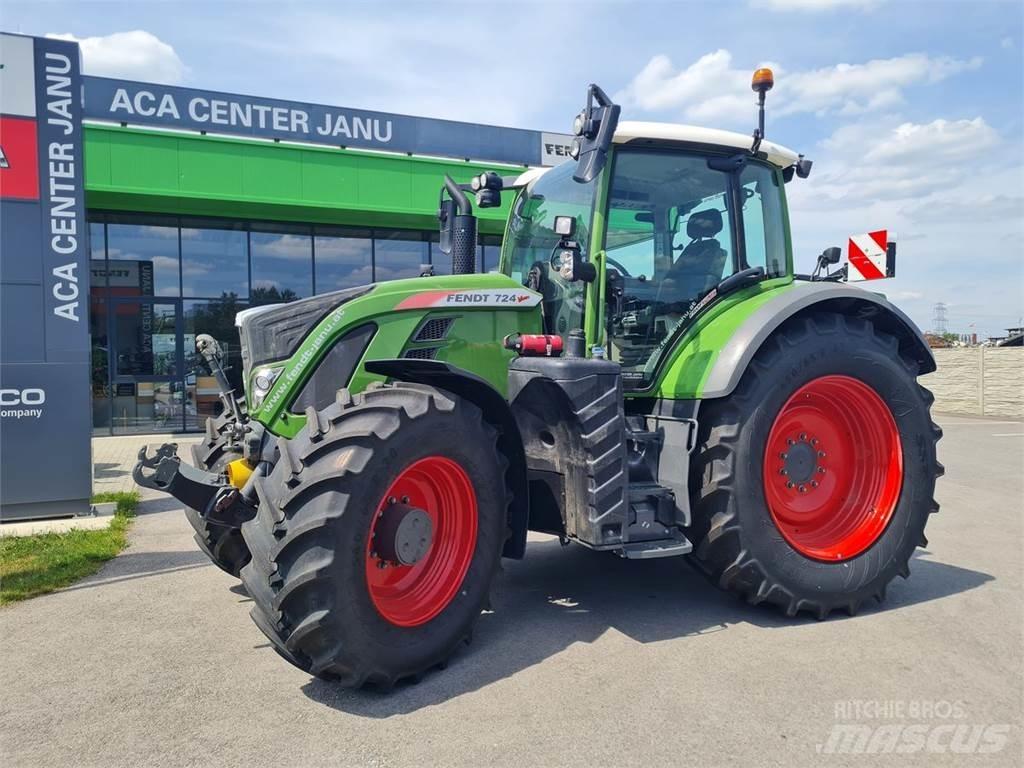Fendt 724 Vario Tractors