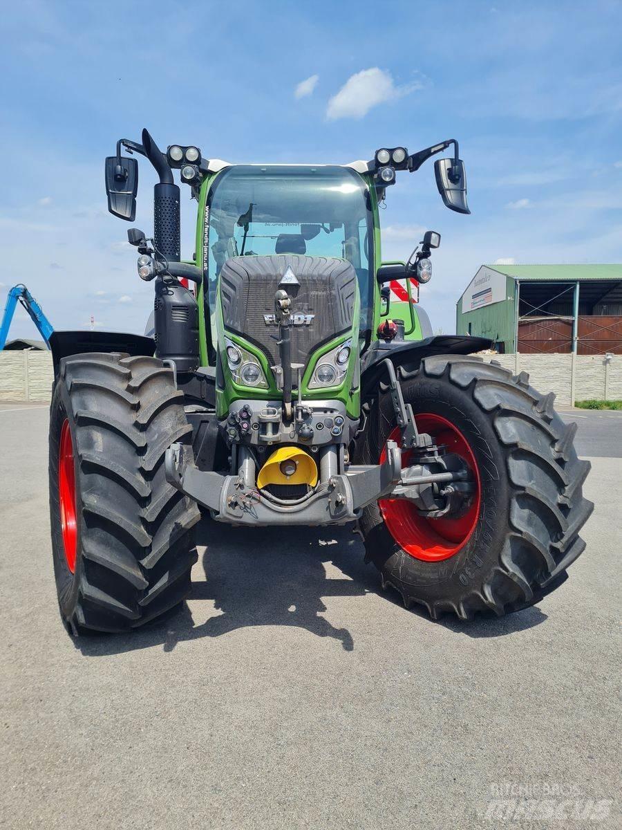 Fendt 724 Vario Tractors
