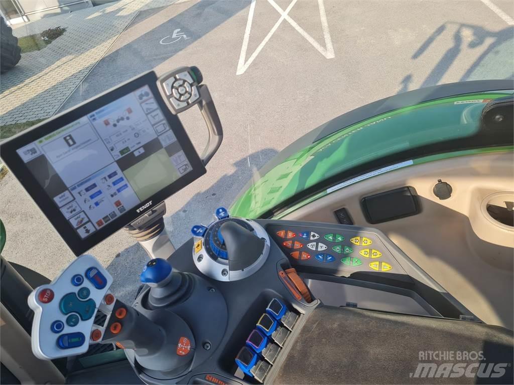 Fendt 724 Vario Tractors