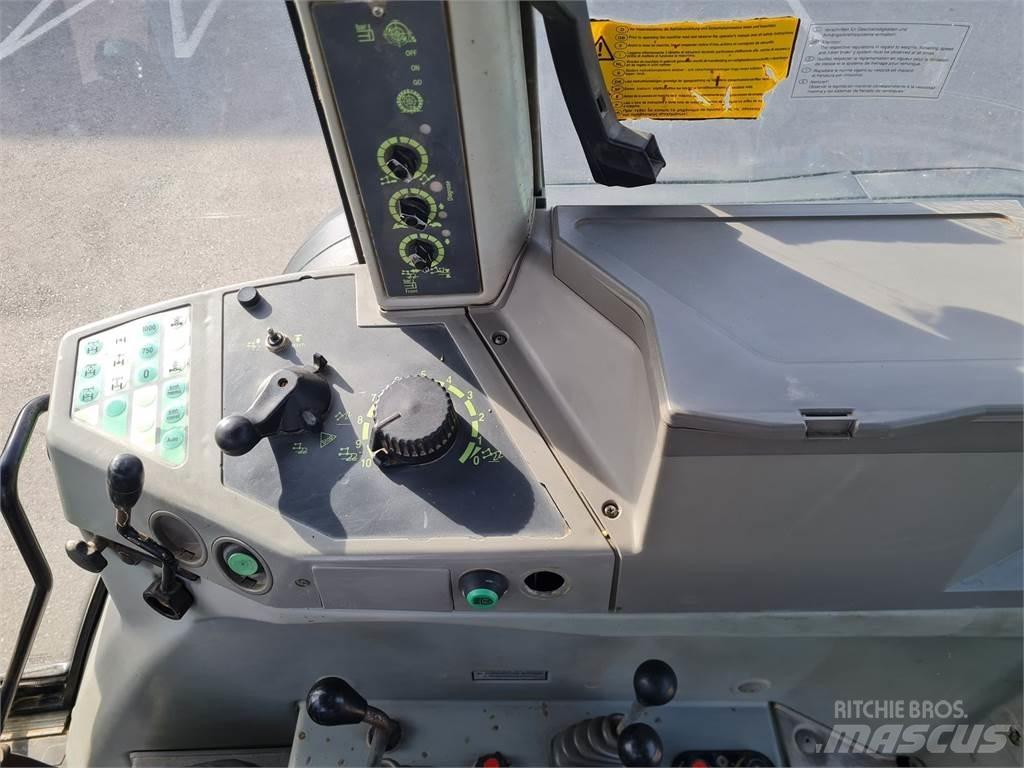 Fendt Favorit 818 Tractors