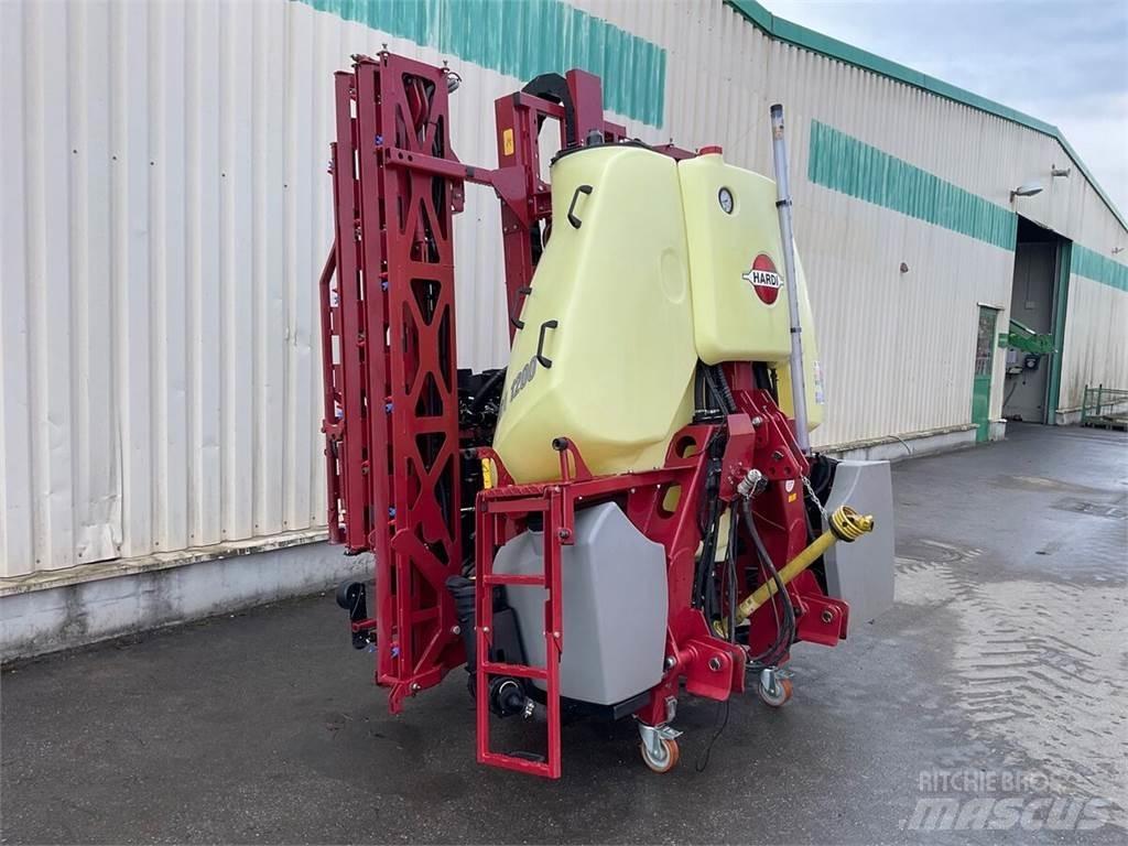 Hardi MEGA 1200 Trailed sprayers