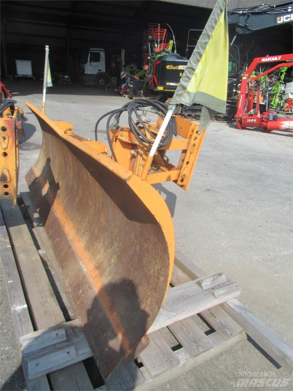 Hauer SK 2800 Snow blades and plows