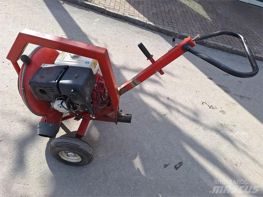  Heugebläse Riding mowers