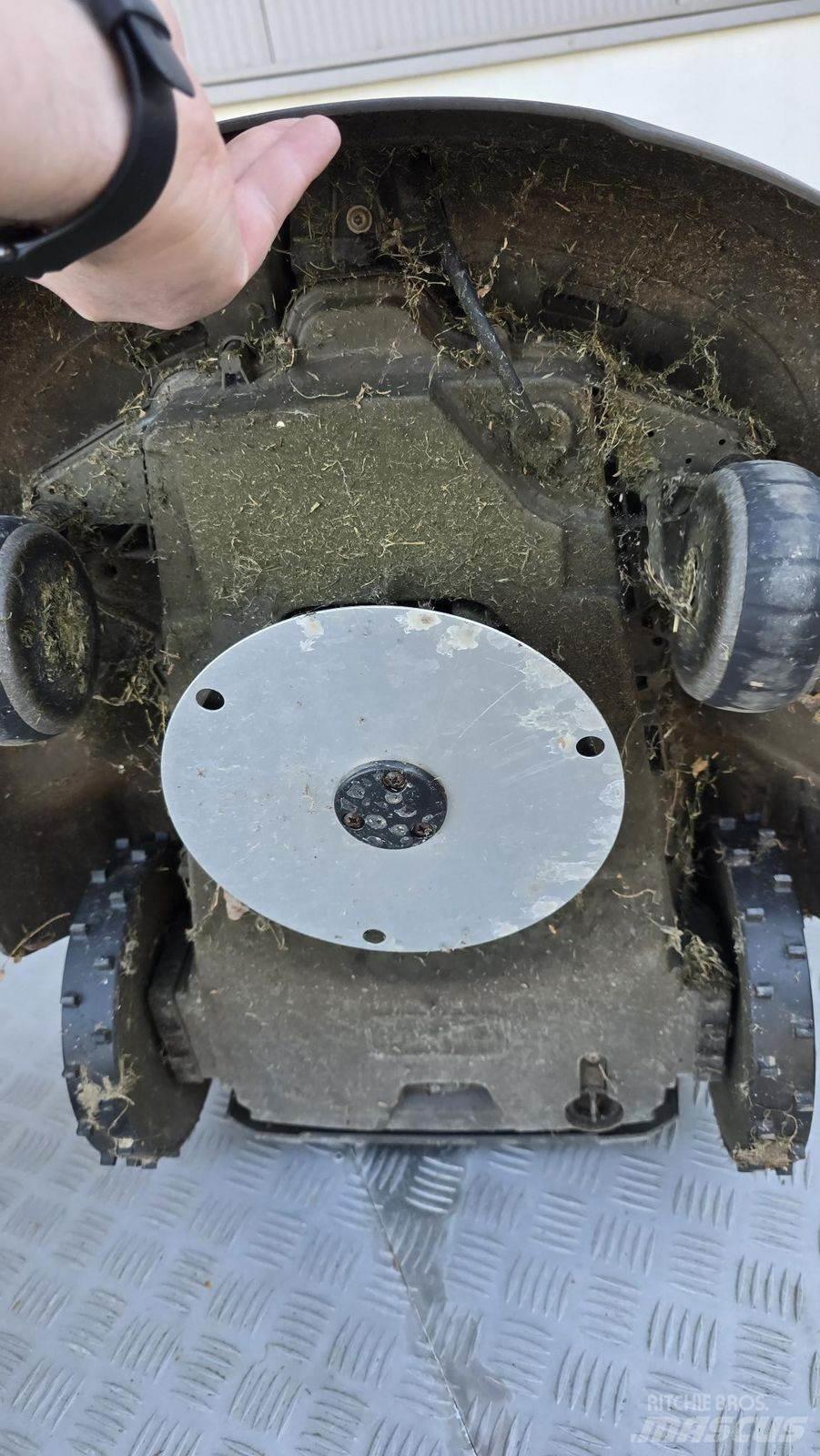 Husqvarna AM310 Other groundscare machines