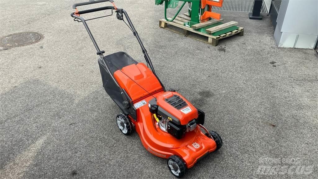 Husqvarna LC 347V Riding mowers