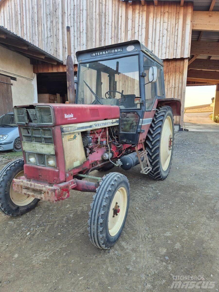 IHC 955 Tractors