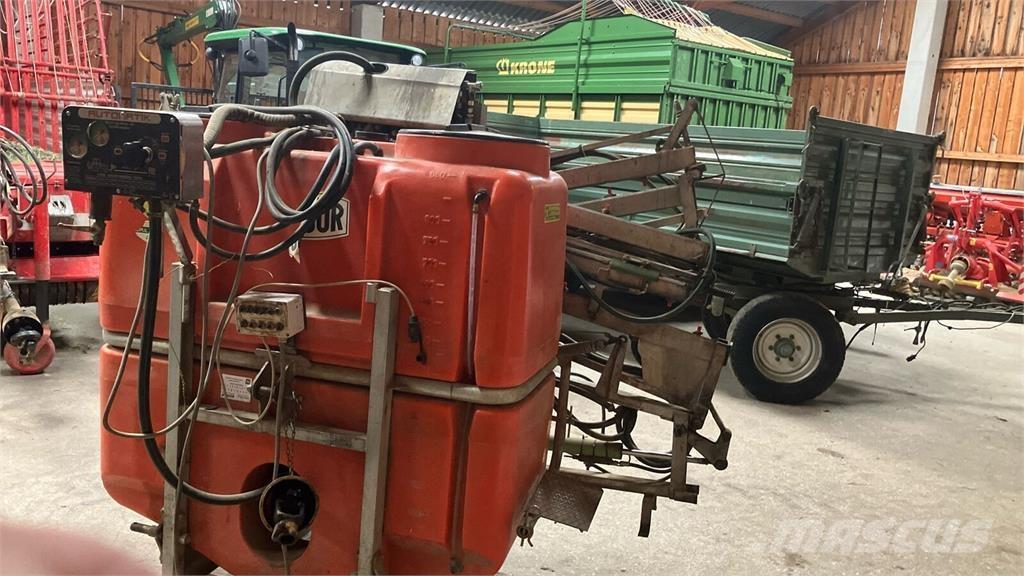  Jessur Automatic Trailed sprayers
