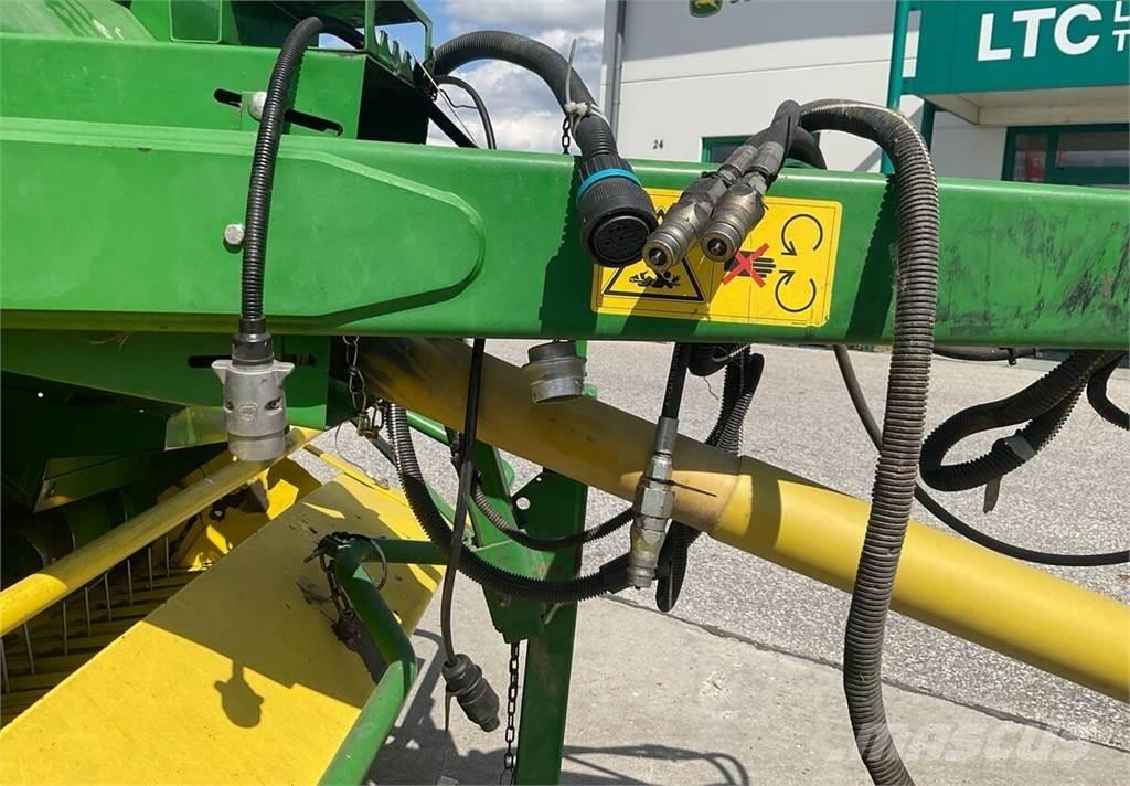 John Deere 592C Round balers