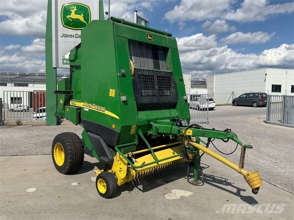 John Deere 592C Round balers
