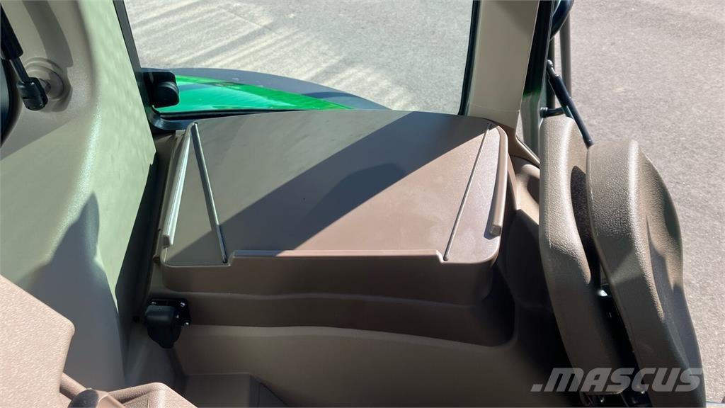 John Deere 6M 125 Tractors