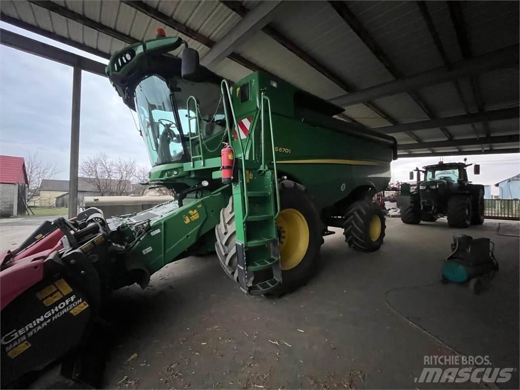 John Deere S670i Combine harvesters