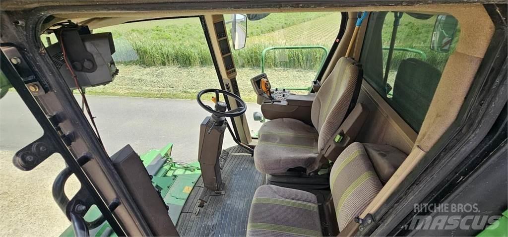 John Deere T550 Combine harvesters