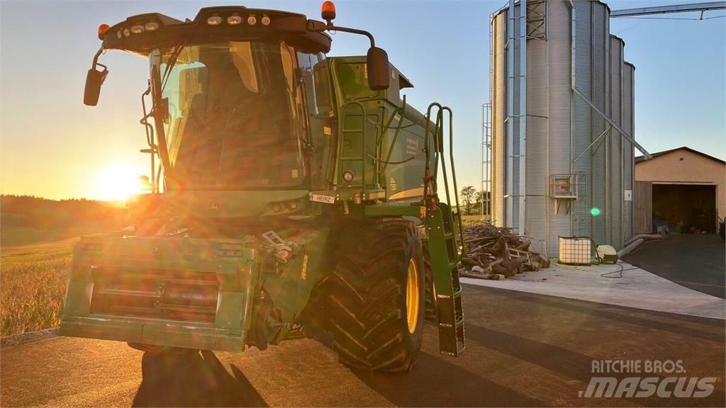 John Deere T550 HM Combine harvesters