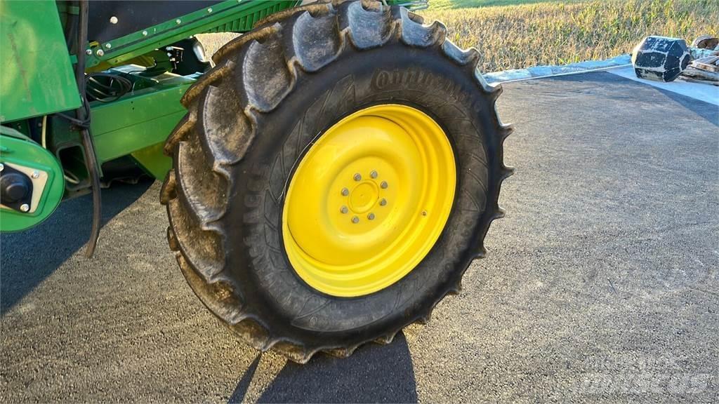 John Deere T550 HM Combine harvesters