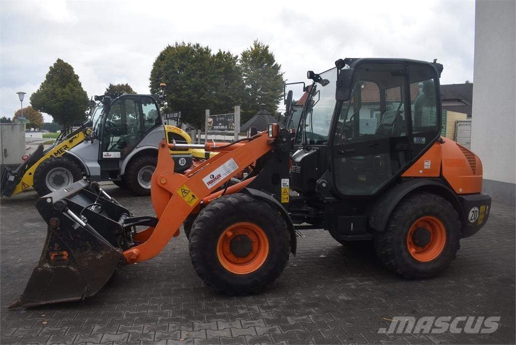 Komatsu WA70-7 Wheel loaders