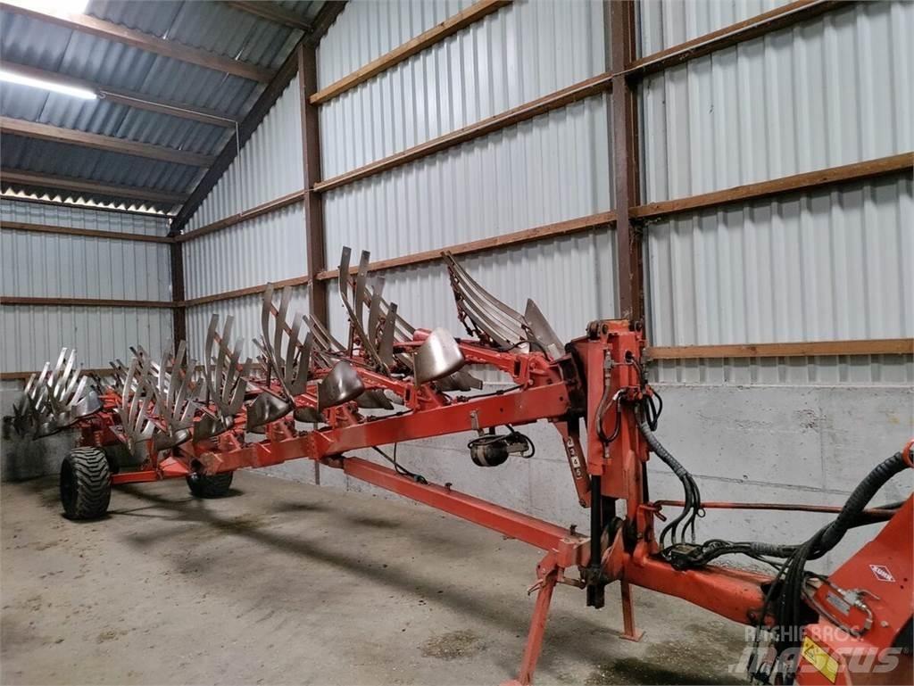 Kuhn Manager 8 NSH Ploughs