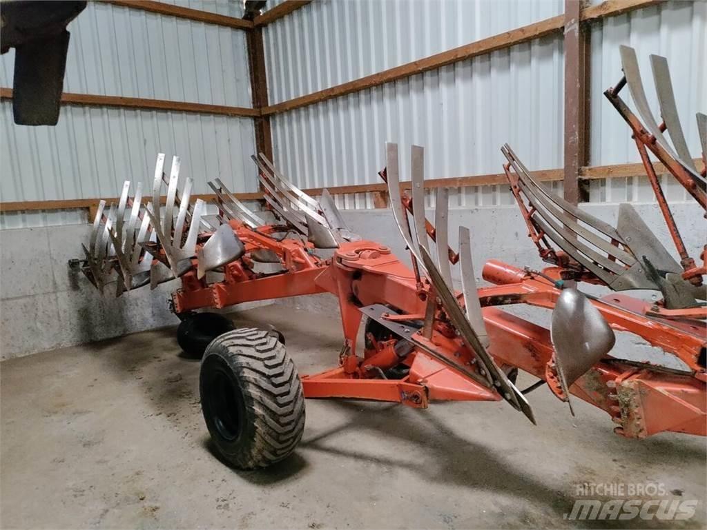Kuhn Manager 8 NSH Ploughs