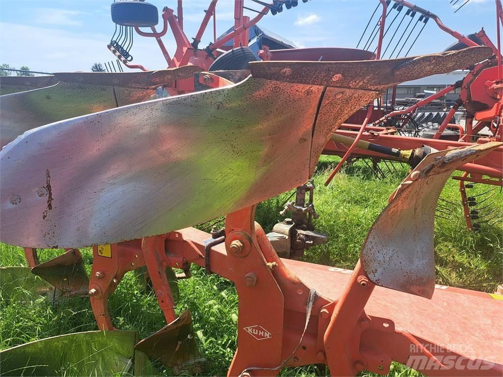 Kuhn Master 120 Ploughs