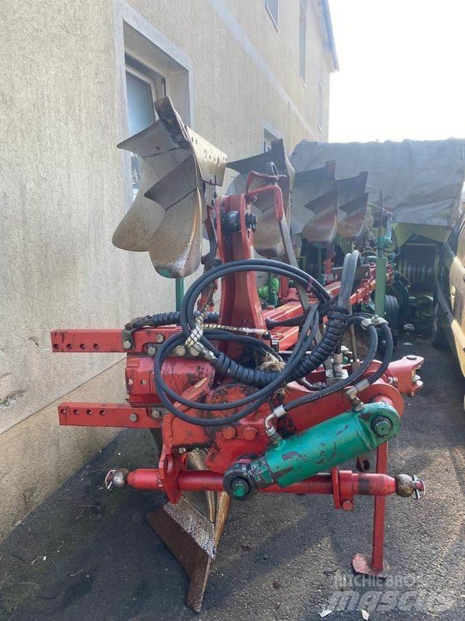 Kverneland LS95 Ploughs